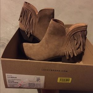 Shoes, miss me capris, wall art!